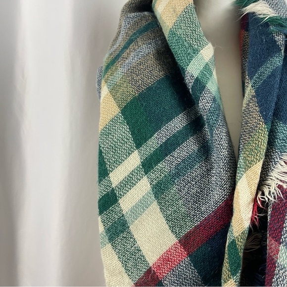 Maurices Plaid Fall Winter Buttery Soft Scarf Warm Cozy Fringe - Picture 2 of 6